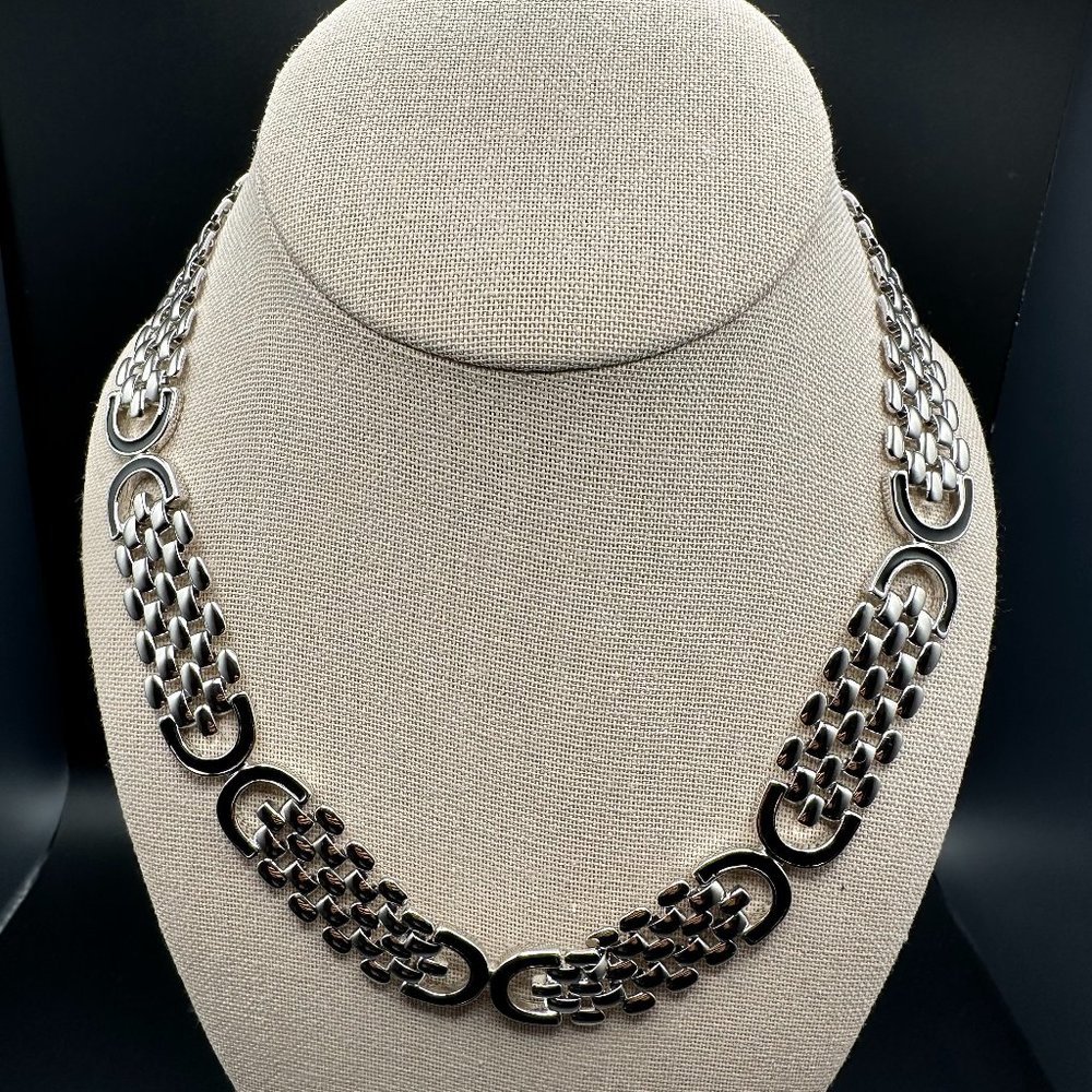 Vintage like new silver tone chain necklace